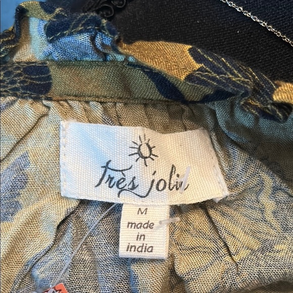 Tres Jolie Accessories Yellow and Black Casual Button Down Shirt - Picture 2 of 5